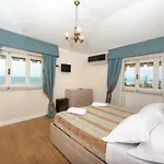 Готель La Pace 3*